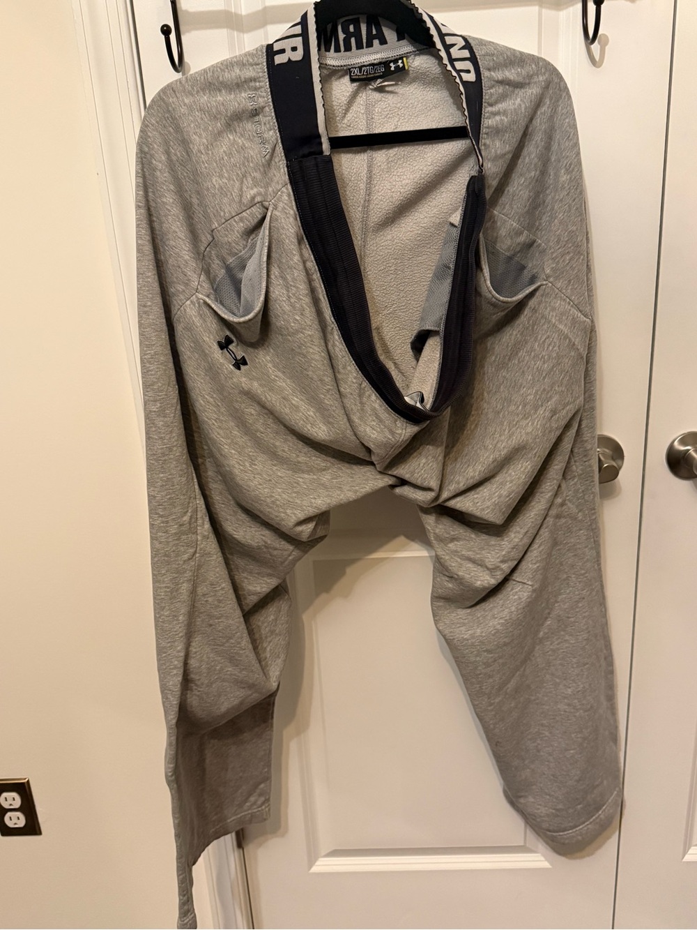 Under Armour Men’s Light Gray Athletic Jogger Pants